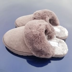 NWT Rouge Helium Fluffy Soft Slippers